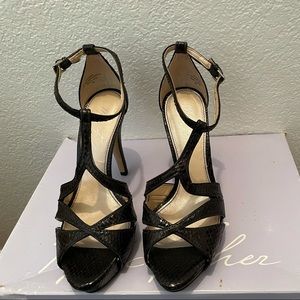 Marc Fisher Tranquil Open-Toe sandals size 5.
